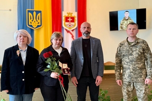 Новини Вінниці / На Вінниччині рідним загиблих воїнів вручили державні нагороди 