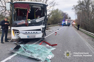 Новини Вінниці / Смертельна ДТП на Вінниччині: вантажівка зіткнулася з рейсовим автобусом