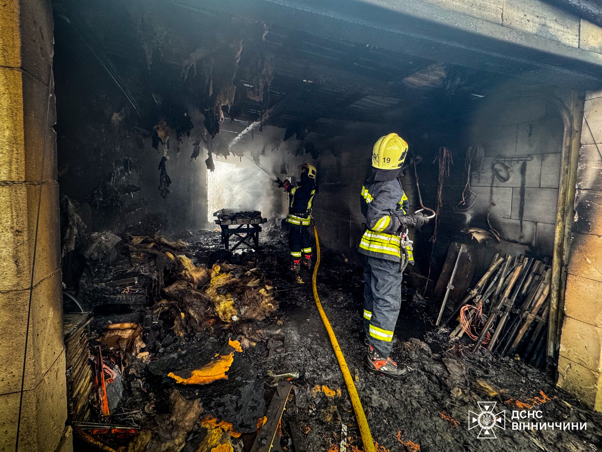 Новини Вінниці / Три пожежі за день: на Вінниччині горіли гараж та господарські будівлі