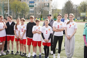 Новини Вінниці /  У Вінниці 15 команд школярів виборювали перемогу в міському етапі змагань «Пліч-о-пліч» із легкої атлетики 