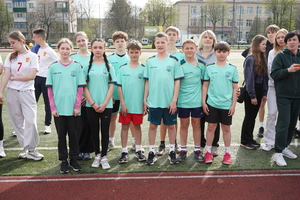 Новини Вінниці /  У Вінниці 15 команд школярів виборювали перемогу в міському етапі змагань «Пліч-о-пліч» із легкої атлетики 