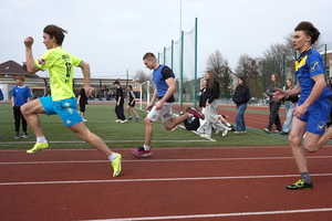 Новини Вінниці /  У Вінниці 15 команд школярів виборювали перемогу в міському етапі змагань «Пліч-о-пліч» із легкої атлетики 