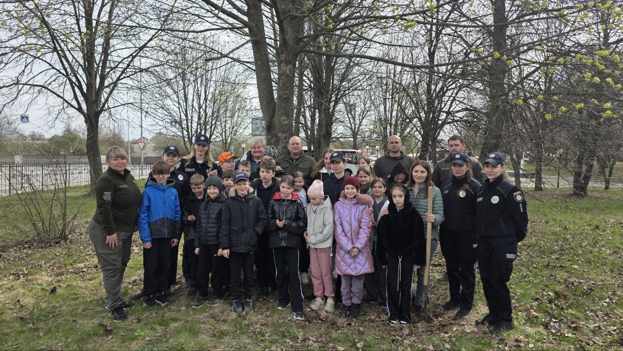 Новини Вінниці / У Вінниці висадили 25 Шевченківських дубів у межах всеукраїнської акції