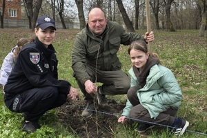 Новини Вінниці / У Вінниці висадили 25 Шевченківських дубів у межах всеукраїнської акції