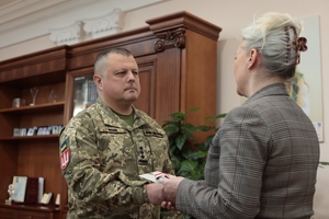 Новини Вінниці / Вінничанам вручили почесні відзнаки Головнокомандувача ЗСУ