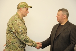 Новини Вінниці / Вінниччина передала дрони та захисні плащі Третій штурмовій бригаді