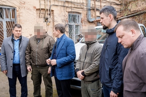 Новини Вінниці / Вінниця передала пікап підрозділу Сил спеціаньних операцій для евакуації поранених