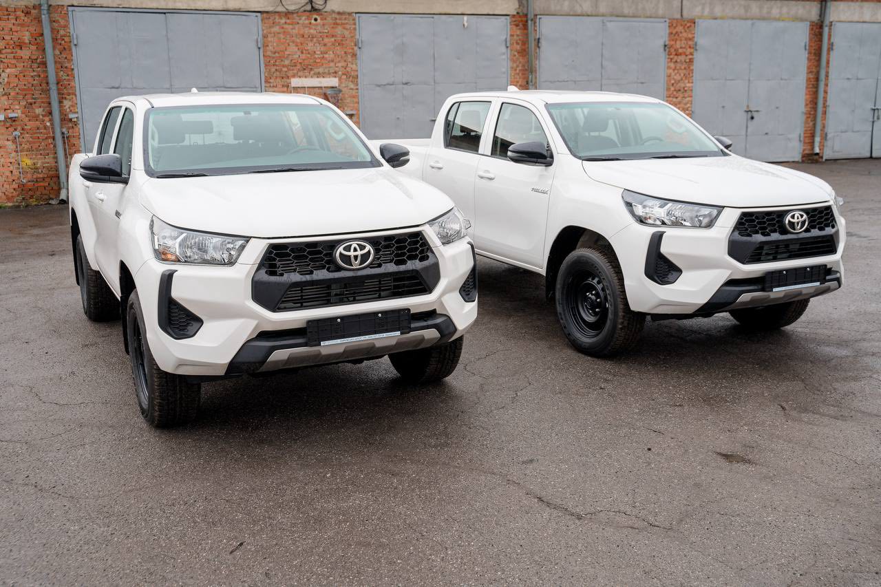 Новини Вінниці / Вінниця підтримує фронт: двом бригадам передали три позашляховики