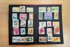 Новини Вінниці / Вінницькі митники вилучили в іноземця альбом із 88 марками тематики «VIET NAM»