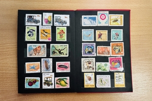 Новини Вінниці / Вінницькі митники вилучили в іноземця альбом із 88 марками тематики «VIET NAM»